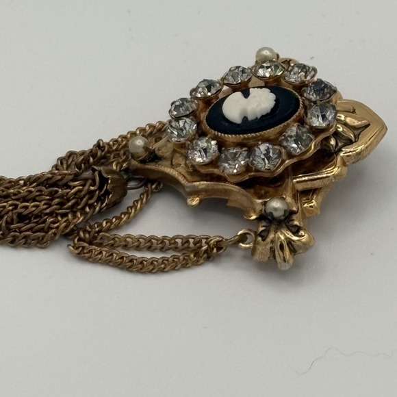 Coro Cameo Brooch Pin Gold Tone Faux Pearl Victorian Revival Rhinestone Vintage - Picture 5 of 12